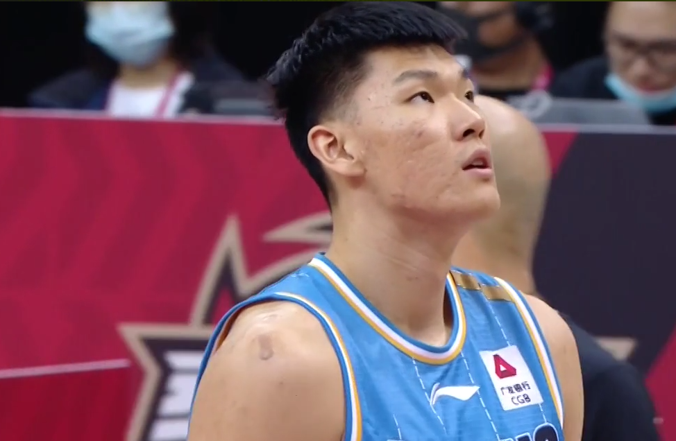 爱游戏app关于渝州黑豹队对阵天山鲸鲨队，乒乓球小组赛惊险晋级，内线统治篮板——客场静默反击的信息