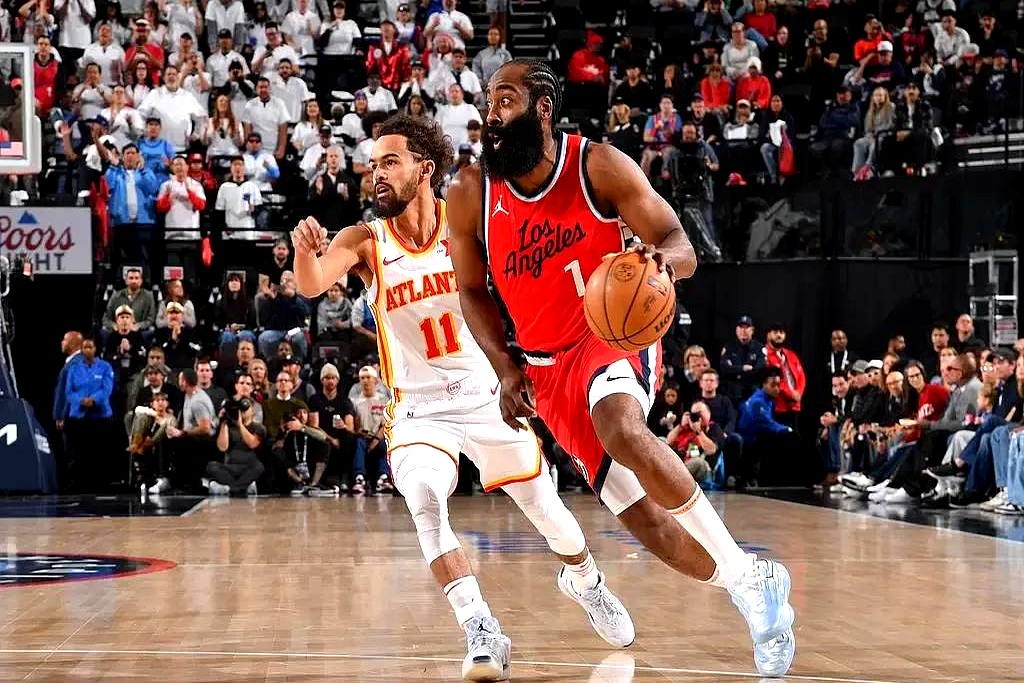 爱游戏app包含杜兰特巅峰对决，哈登与30激战曼联分钟，挺进下一轮胜负难料！的词条