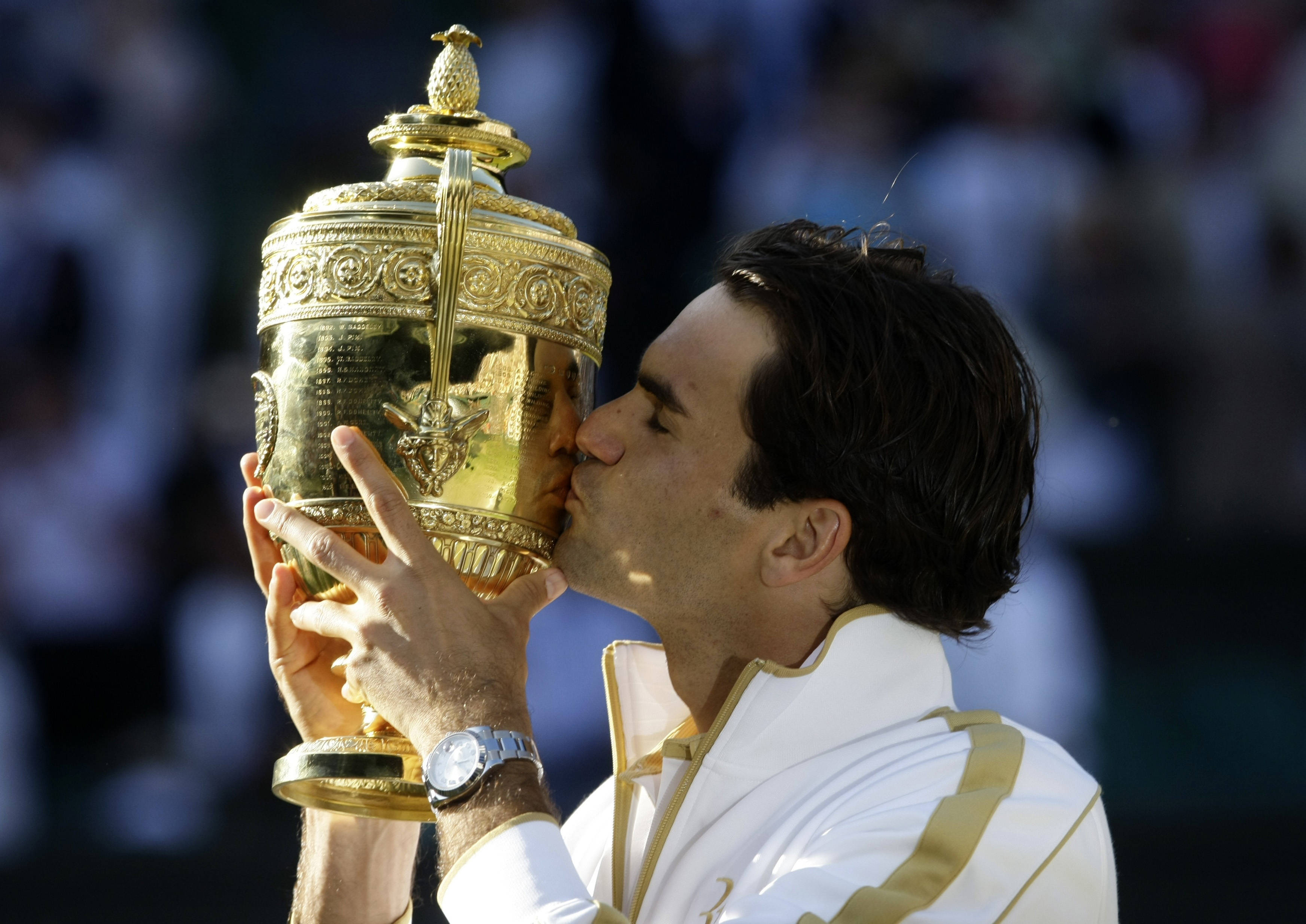 爱游戏体育费德勒迎来五赛季高光表现，MAD球迷沸腾！的简单介绍